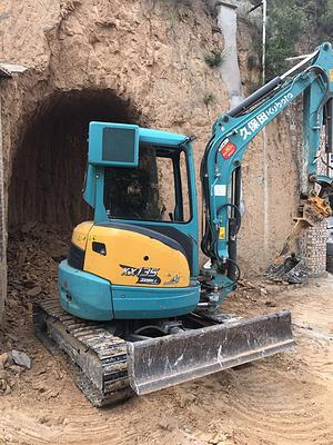 郑州铁甲联盟 高效勾机租赁与货物装卸的一站式解决方案